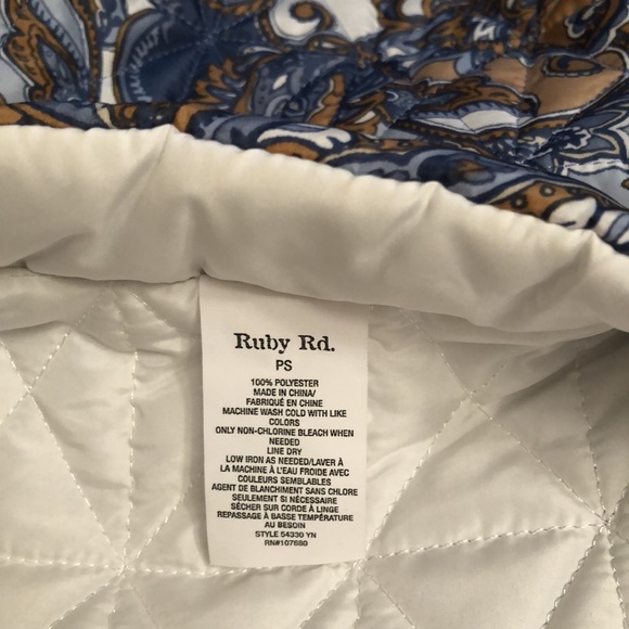 Ruby Rd. Vest. Size PS - Picture 5 of 5